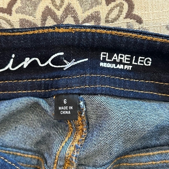 B6.5 LIKE NEW! I.N.C. High Waisted Button-Fly Flare Jeans Macy’s 6 - Picture 10 of 11